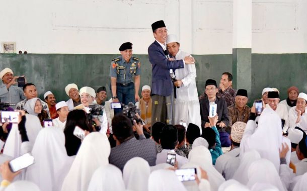 Jokowi Kunjungi Ponpes Ingatkan Persatuan